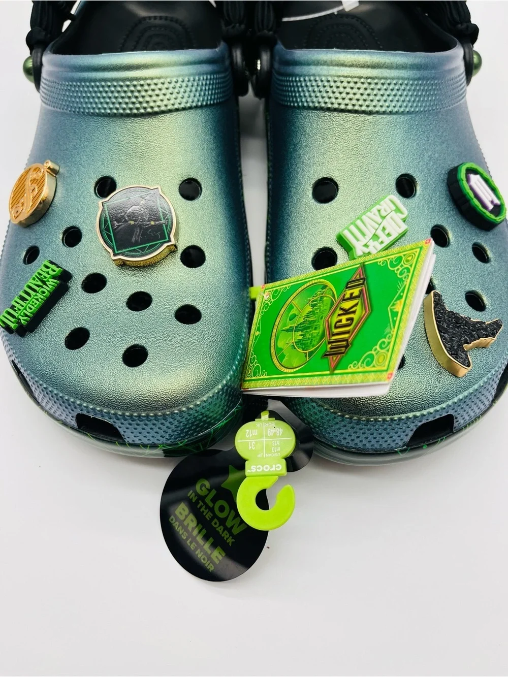 CROCS Wicked Clog Green Glow In Dark Sandals Mens 13 Witch Elphaba Style 210524